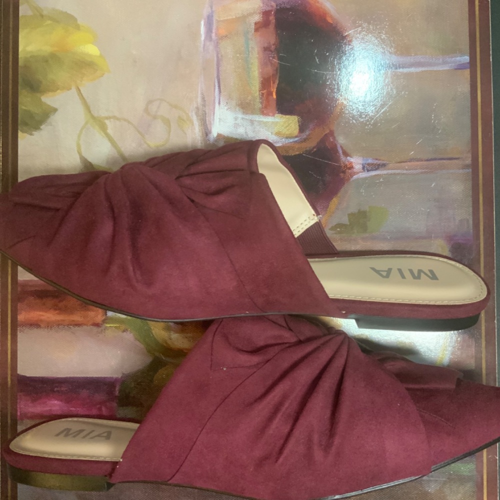 NWT Mia Slides Burgundy Faux Leather Suede - Picture 5 of 6